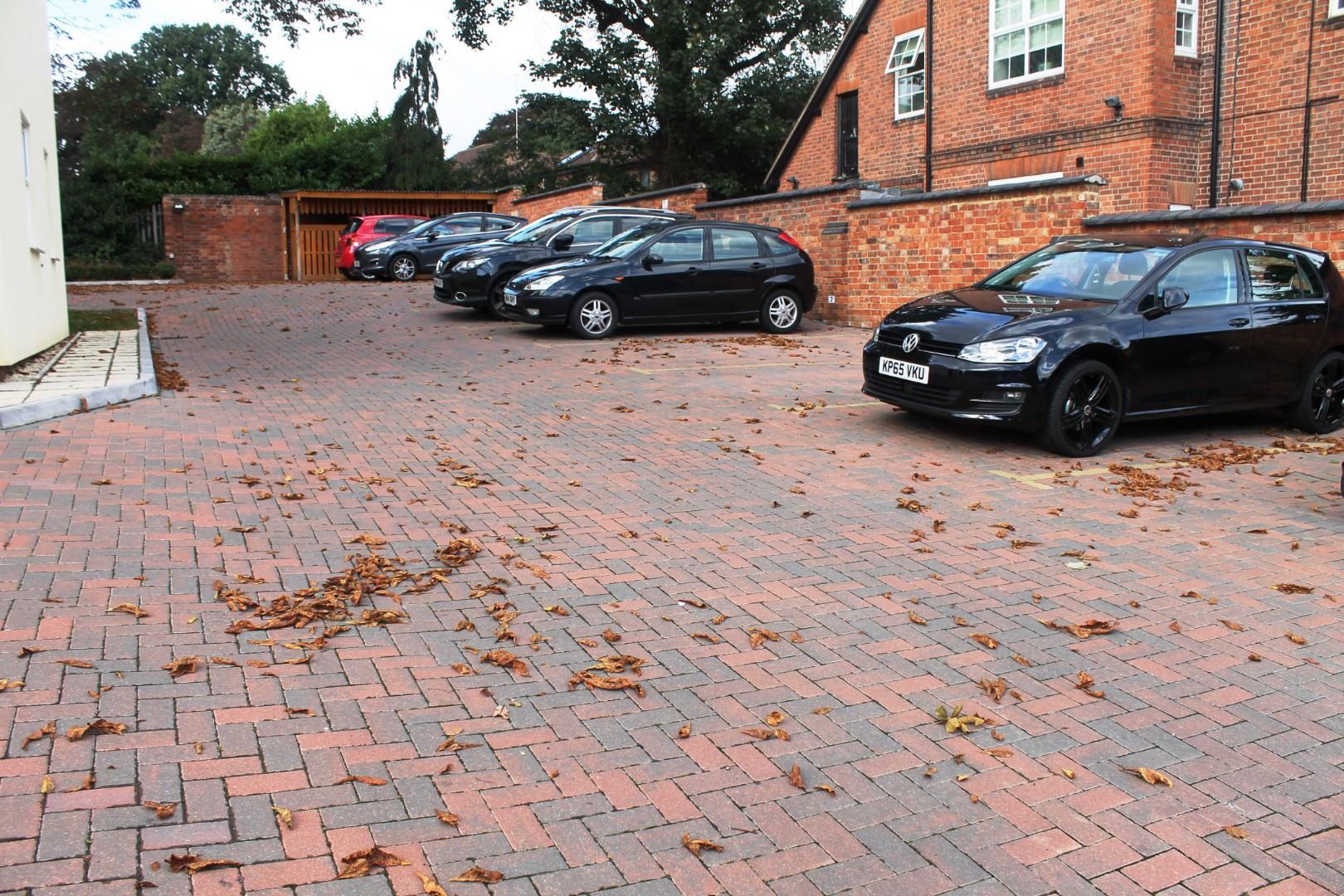 The Avenue, Cliftonville, Northampton, NN1 Limestone Property